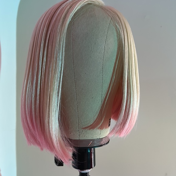 Synthetic bob blonde wig - Picture 2 of 8